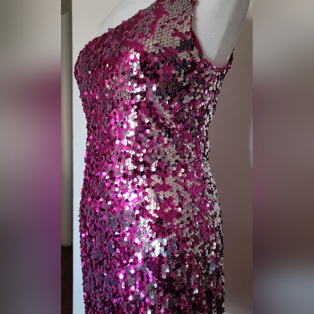 Dress - Picture 7 of 7